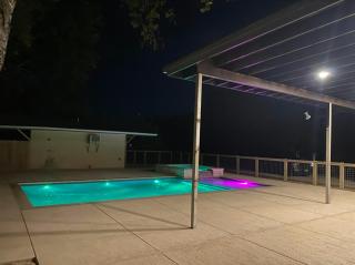 5 BDRM Home on 2 Acres Mins To Wineries Private Heated Pool and Hot Tub - Johnson City - 7