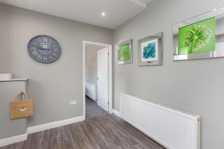 Ashton Mews apartment with free parking - 6