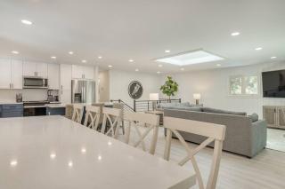 Luxury Beach House - 2min Walk to Beach - Private Pool - Group & Dog Friendly - 2