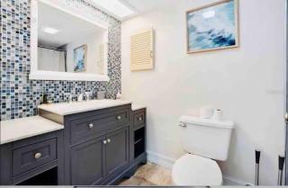 Stunning 3 level home with private beach and pool Internal name: 780 McCall - Englewood - 5