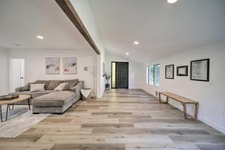 Bright & Airy Liberty Lake Abode w/ Backyard! - 7