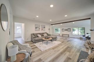 Bright & Airy Liberty Lake Abode w/ Backyard! - 5