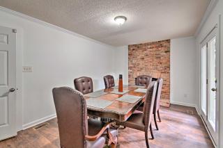 Inviting Fayetteville Home with Deck and Pool! - Fayetteville - 8
