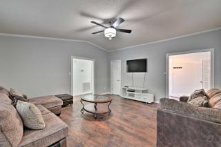 Inviting Fayetteville Home with Deck and Pool! - Fayetteville - 7