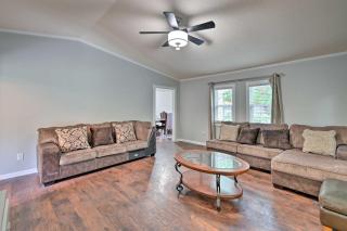 Inviting Fayetteville Home with Deck and Pool! - Fayetteville - 5