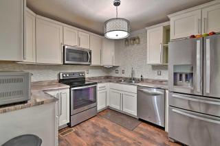 Inviting Fayetteville Home with Deck and Pool! - Fayetteville - 3