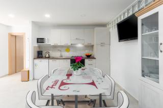 Alex Deluxe Apartments on Beach - Poreč - 4