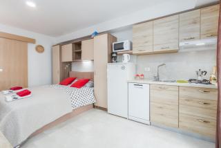 Alex Deluxe Apartments on Beach - Poreč - 2