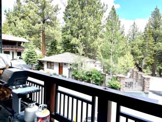 Top rated cabin w/spa Walk to the Village & Golf - 4