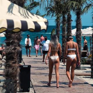 Mamaia Beach Condos 1 - 5