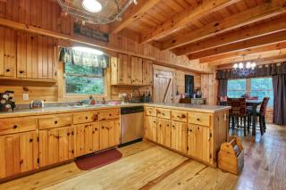 Forest Hideaway - Maggie Valley - 4