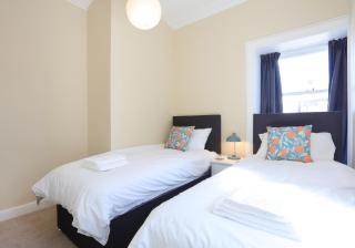 East Road Apartment - 3