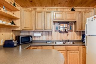 Lakeview Cabin #3 First Floor - Greenville - 4