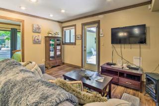 Coos Bay Cottage with Fireplace and BBQ Patio! - Coos Bay - 6