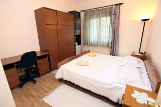 Apartments with a parking space Kastel Kambelovac, Kastela - 14084 - 2