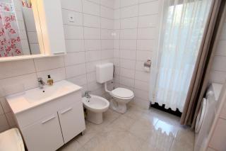 Apartments with a parking space Kastel Kambelovac, Kastela - 14084 - 1