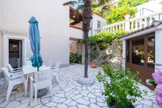 Apartments with parking space Rab - 14120 - 2