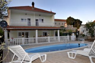 Family friendly house with a swimming pool Kostanje, Omis - 14176 - 0