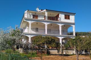 Apartments with parking space Seget Vranjica, Trogir - 14212 - 0