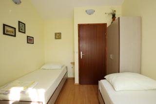 Apartments with a parking space Mali Iz (Iz) - 16535 - Veli Iž - 2