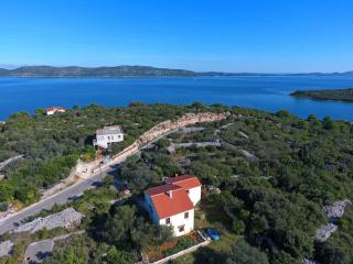 Apartment Mali Iz 16535b - Veli Iž - 0
