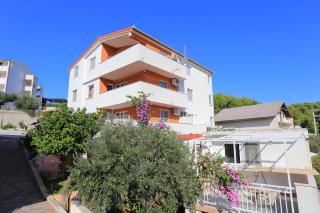 Family-friendly apartments with swimming pool Mavarstica, Ciovo - 16559 - 9