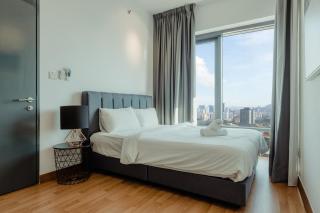 SOPHIA'S HOME - CITY and HILL VIEW 3BR at 218 Tropicana Macalister with Netflix & TV Box - George Town - 3