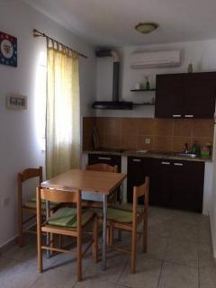 Apartment Povljana 16466a - 1