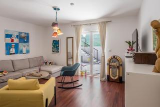 Dalmatian 230m2 with pool and garden near the old town for families - Split - 6