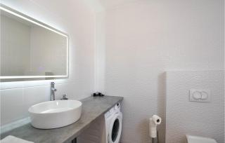 Nice Home In Makarska - Makarska - 3