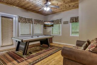 Mountain Tyme, Hot Tub, Pool Table, Game Room, 1089 FREE tickets each paid day, Dollywood and More - 3