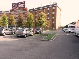 Hotel Cruise - 1