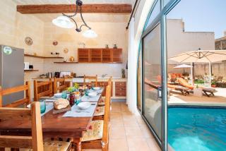 Ta Indri Holiday Home - 3