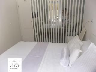 Luxurios and historic apartment "Shine" - right on the Main Square - 6