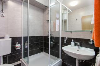 Apartments by the sea Duce, Omis - 16877 - Dugi Rat - 2