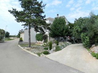 Apartments with a parking space Sveti Vid, Krk - 16955 - 0