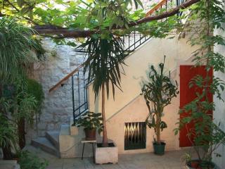 Apartments and rooms by the sea Trogir - 16844 - 3