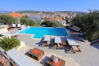 Family friendly apartments with a swimming pool Okrug Gornji, Ciovo - 16608 - Trogir - 3