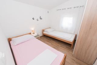 Apartments with a parking space Vir - 18560 - Vir - 2