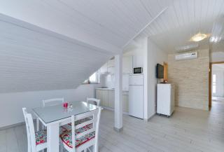 Apartments with parking spaces Vir - 18581 - Vir - 1