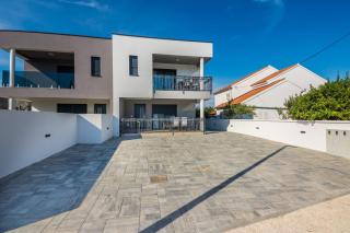 Family friendly apartments with a swimming pool Vir - 18522 - Vir - 3