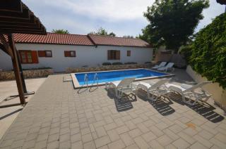 Family friendly apartments with a swimming pool Vir - Lozice, Vir - 18538 - Vir - 9