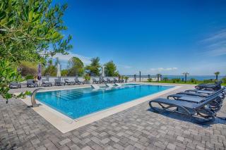 Family friendly apartments with a swimming pool Vir - Kozjak, Vir - 18542 - Vir - 4