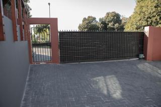 Peaceful 1-bedroom flatlet, 10 min from the beach - 4