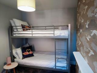 The York Riverside Suites - 6