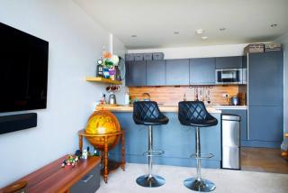 Free parking- Central water-side apartment - 5
