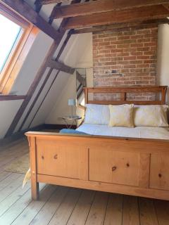 Stunning 1 bedroom self contained apartment - 6