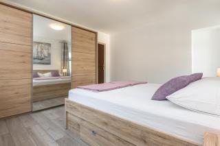 TORETA Apartment - city center, beachfront - Omiš - 1