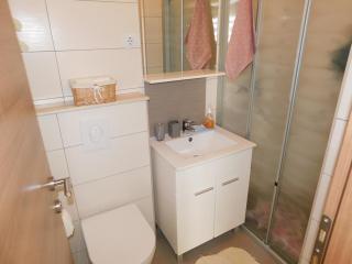 Apartmani Grubelić - komforan novi apartman - Tribunj - 3