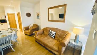 The Bonting beautiful three bed townhouse near harbour and beach - 8